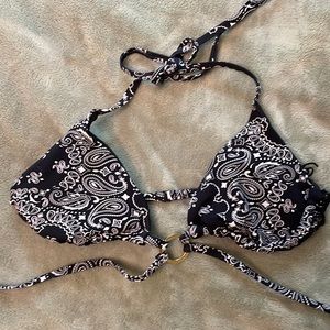 Beautiful strappy bikini (garage)